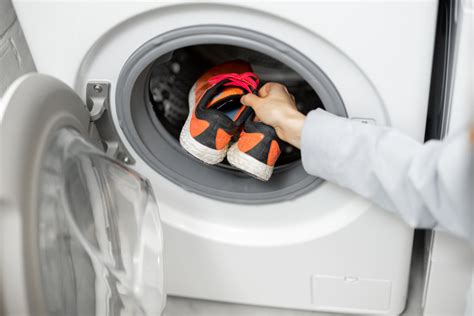 Çamaşır makinesi ayakkabı nasıl yıkanır