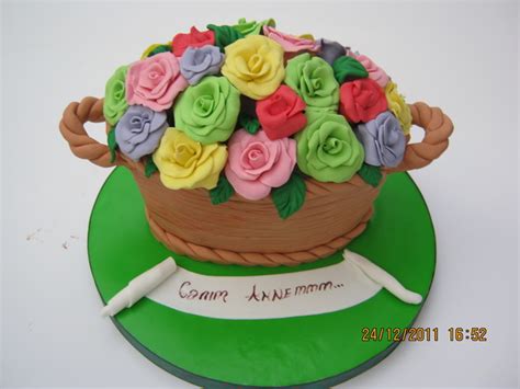 Çiçek sepeti butik pasta