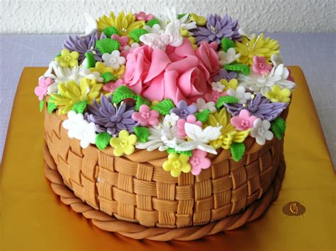 Çiçek sepeti meyveli pasta