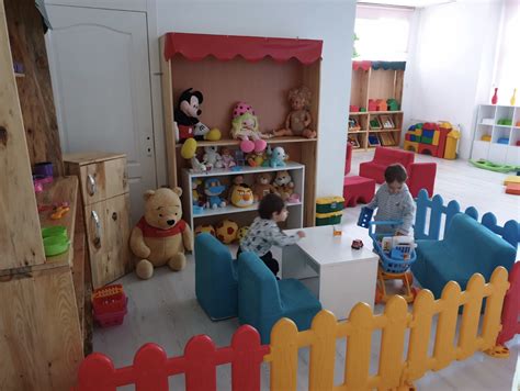 Çocuk Akademisi & Kreş & Montessori Eğitimi & Gündüz.
