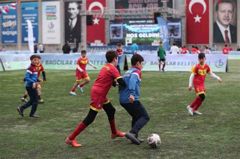 Çocuklar yarıyıl tatilini “Bağcılar’ın Yıldızları Futbol Turnuvası’nda” değerlendirdi