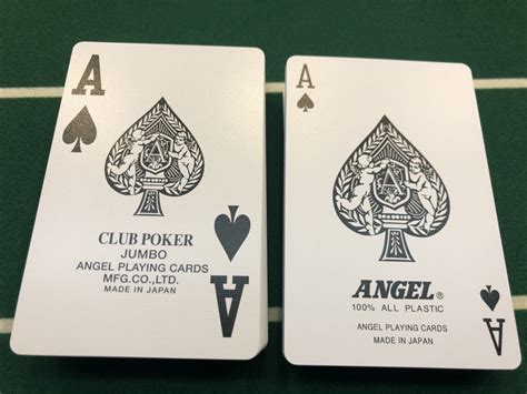 Ölüm və angel playing cards on