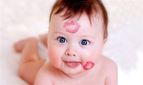 Öpücük hastalığı bebek