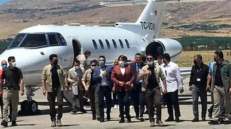 Özel jetle seyahat eden Akşener'in "Biz özel uçakla gezmiyoruz.