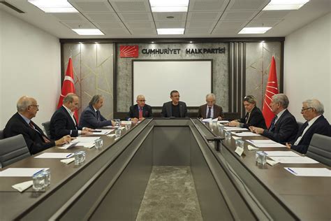 Özgür Özel, CHP Dış Politika Toplantısına Başkanlık Yaptı