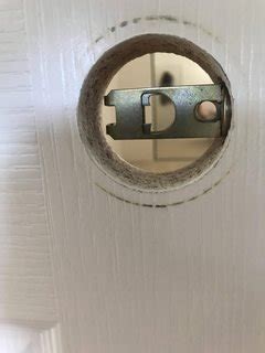 åpne dør uten dørhåndtak