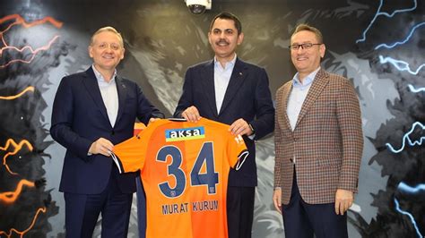 İBB Başkan adayı Kurum, Başakşehir Futbol Kulübü'nü ziyaret etti: