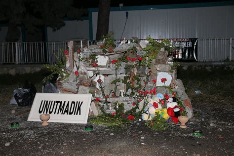 İskenderun’da 6 Şubat depremlerinde hayatını kaybedenler anıldıs