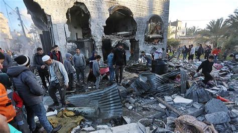 İsrail Gazze Şeridine saldırılarının 128inci gününde de onlarca kişiyi  öldürdü