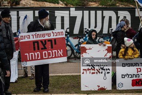 İsrail Meclisi önünde Gazze'de ateşkes yanlıları ve karşıtları gösteri yaptı - Son Dakika Haberleri