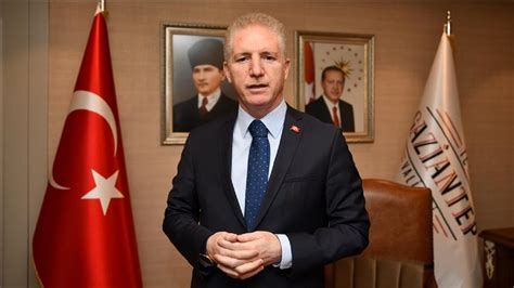 İstanbul Valisi Davut Gül'den kar tatili açıklaması: Bu akşam belli . 