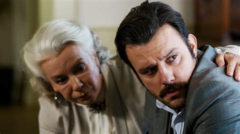 İstanbullu Gelin 44. Bölüm Tek Parça Full HD İzle Star TV.