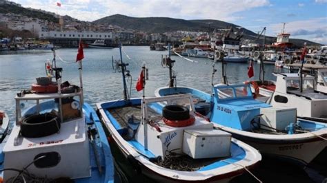İzmir'de teknenin batması sonucu kaybolan balıkçının cansız bedeni bulundu - Son Dakika Haberleri