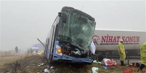 Şanlıurfa’da otobüs ve 2 TIR çarpıştı: 1 kişi öldü, 15 kişi yaralandı