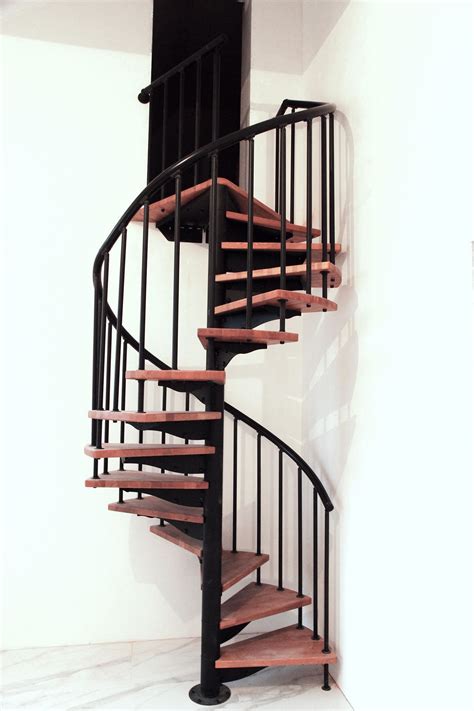 Винтовая лестница (1946)