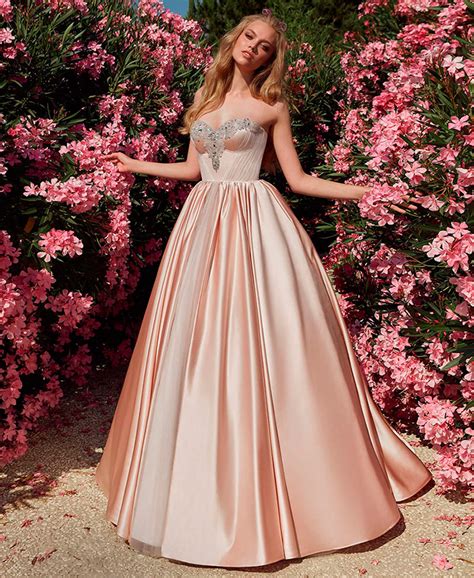 Выбираем розовое свадебное платье Unbearable awareness is