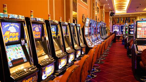 В казино Казахстана АлтынАлма открыта вакансия дилера