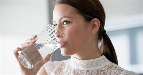 Нужно ли пить больше воды при отеках?