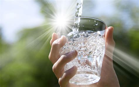 Нужно ли пить 2 литра воды в день?