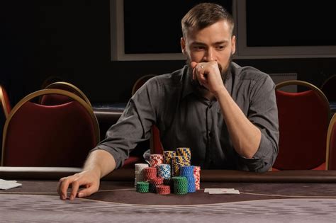 Обладатель крупного выигрыша в покер отдал деньги на благотворительность
