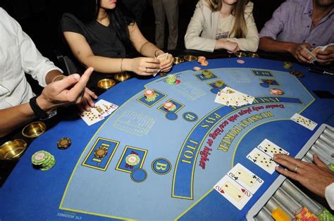 бывшая спортсменка организует покер казино