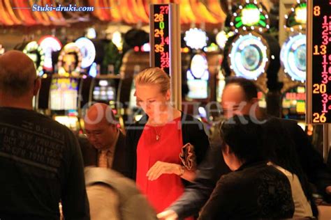 жена навального в казино