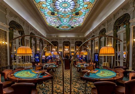 отель казино рояль