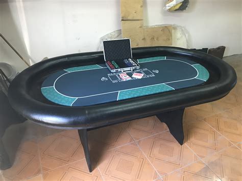 покерный стол в казино
