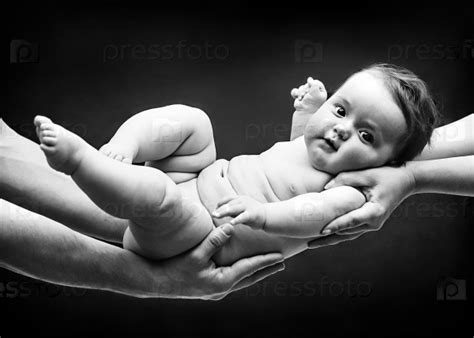 th?q=приснился младенец на руках девушке
