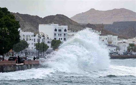 اعصار شاهين عمان
