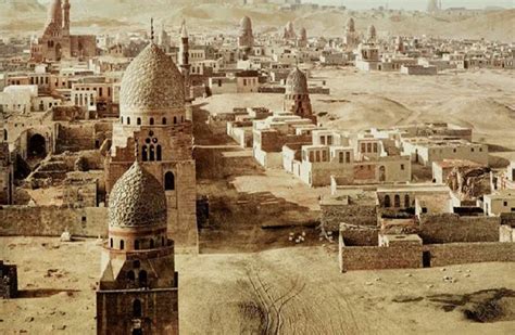بحث عن مدينة الفسطاط وعمائرها الدينيه pdf