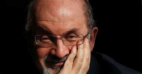 تفاصيل طعن سلمان رشدي