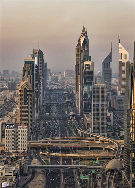 شارع الشيخ زايد دبي الإمارات العربية المتحدة
