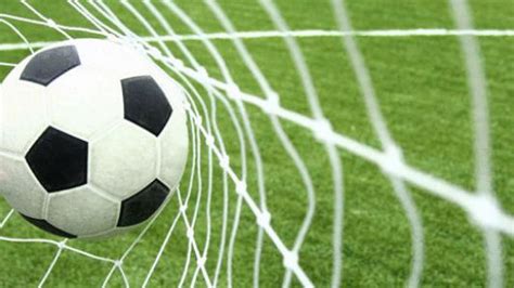 هل يمكن تسجيل هدف مباشر من رمية التماس ، يعتبر مصطلح رمية التماس من المصطلحات المعروفة والشائعة في رياضة كرة القدمs