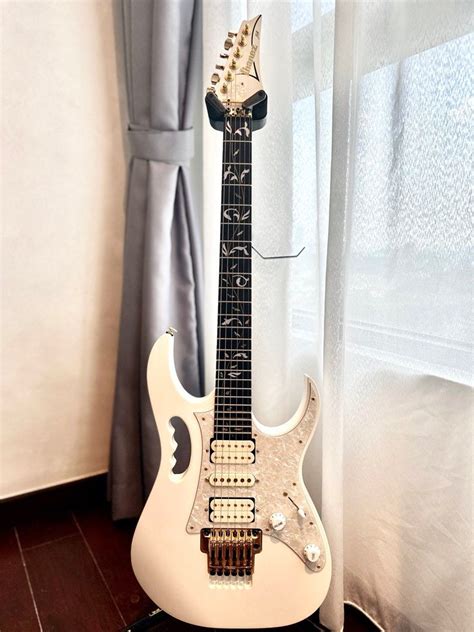 สำรวจราคาที่น่าทึ่งของ Ibanez Jem 777: คู่มือการลงทุนสำหรับนักดนตรี