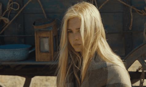 ‘1883’ Fans Call Out Elsa Dutton’s Hair: “Who Bleached Hair In The …