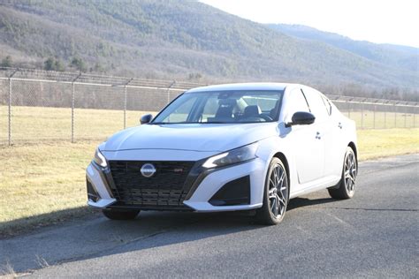 ‘23 Nissan Altima conquers commuter needs and wants