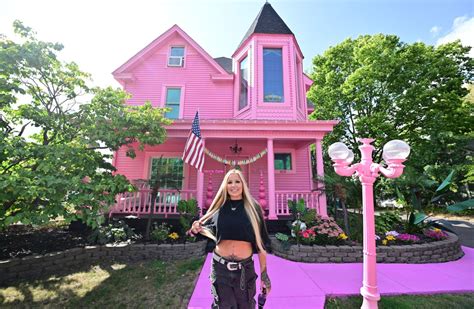 ‘Barbiecore Castle’ — part of Wisconsin woman’s pink empire — hits market for $1.1 million