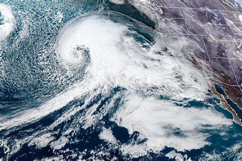 ‘Bomb cyclone’ soaks Southern California; rain continues into Thursday