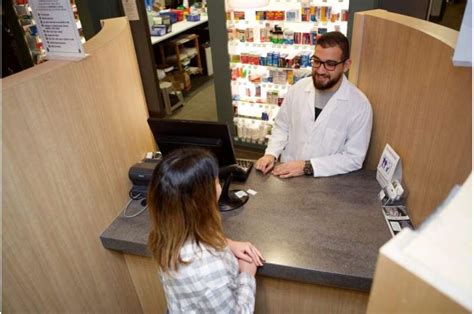 ‘Here to help’: Ontario pharmacists seek expanded role in managing COVID, other diseases