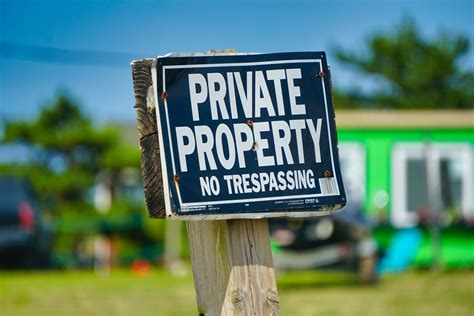 ‘I consider them lazy’: Dublin introduces fines for rule-breaking real estate signs