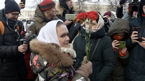 ‘Kocalarımızı Geri Gönderin’ – Rus Kadınlar Ender Görülen Bir Eylemde