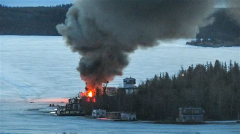 ‘Most of the people are now gone’: Yellowknife nearly emptied as fire fight continues