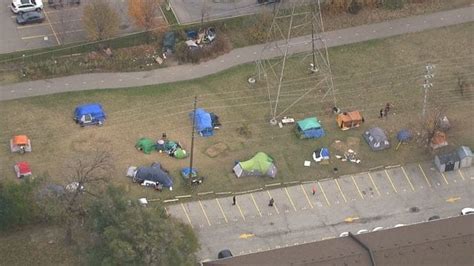 ‘My heart sunk’: Brampton mayor speaks out after man dies in tent outside former Peel shelter