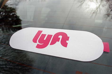 ‘My heart was in my stomach’: Arlington woman jumps out of Lyft after driver heads away from destination