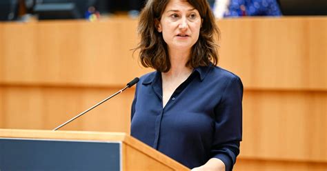 ‘Sexist and undemocratic’: Pregnant MEPs demand ability to vote on maternity leave