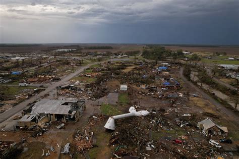 ‘There’s nothing left’: Tornado rips through Mississippi, killing at ...