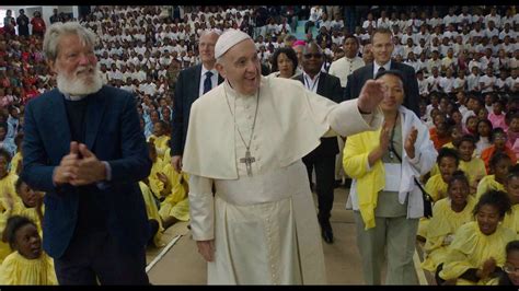 “In Viaggio: The Travels of Pope Francis” captures changing world