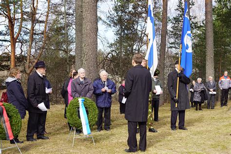 ”Himmetä ei muistot koskaan saa” - Petäjävesi-lehti