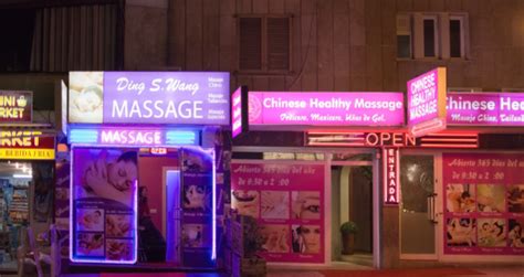 【Berita】 Behind illicit massage parlors lie a vast crime network and